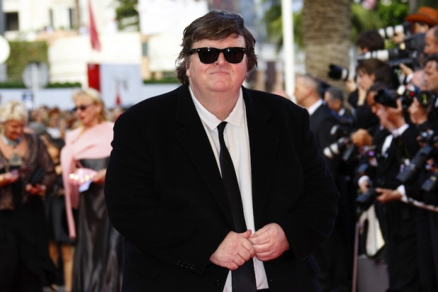 مایکل مور خانهاش را به آوارگان سوری داد