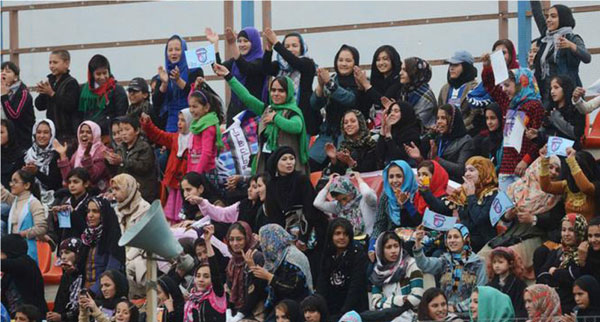 حضور زنان در استدیوم ورزشی در کابل و حسرت زنان در کشور همسایه