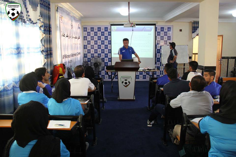 عکس / داوران افغان آماده قضاوت در فصل چهارم لیگ برتر